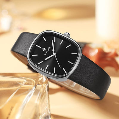 Fashionable quartz watch.