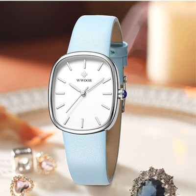 Fashionable quartz watch.
